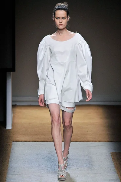 Look 2